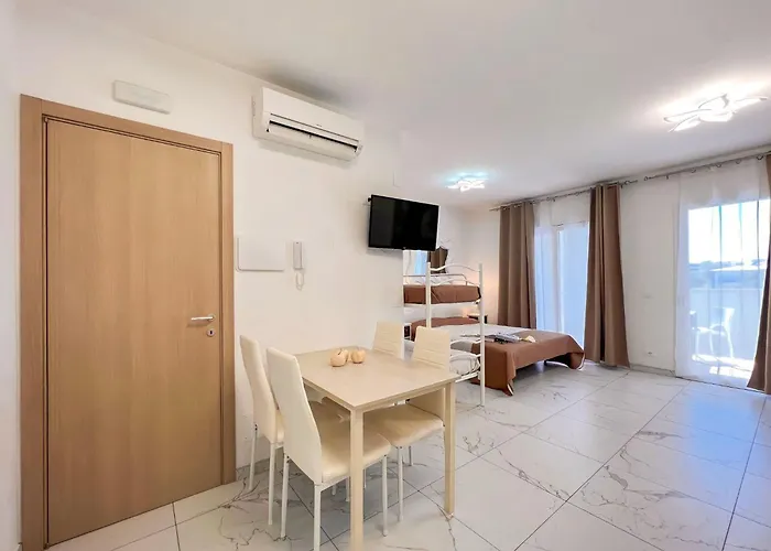New Vibrant In Bibione